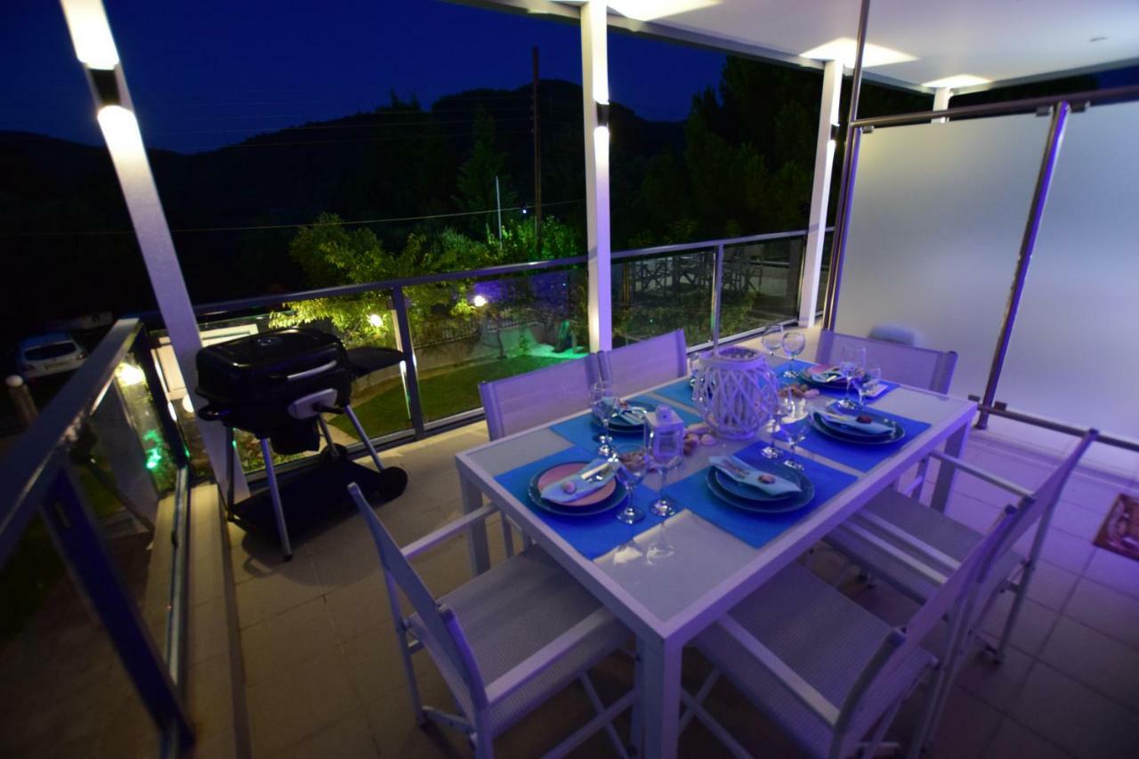 V Luxury Suites Toroni 3 Екстериор снимка