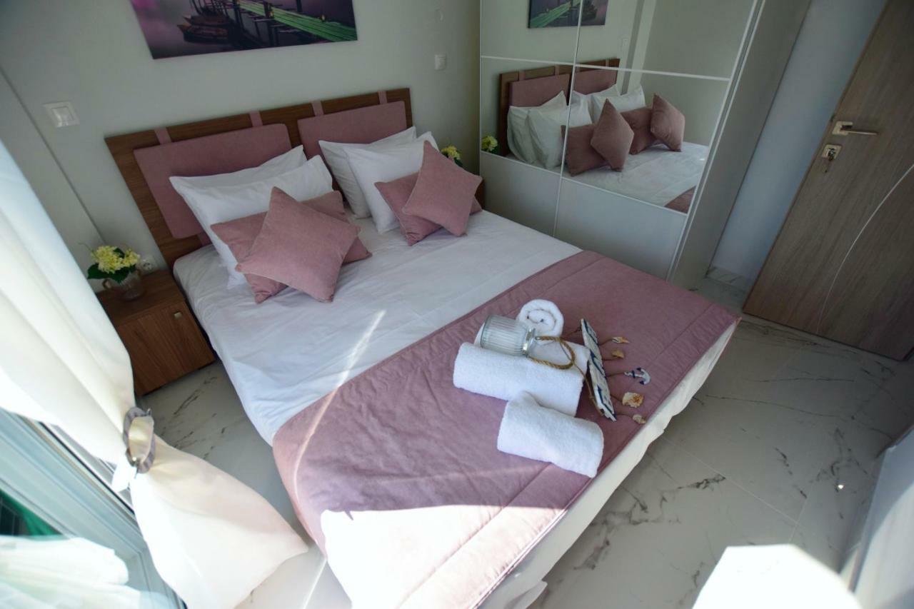 V Luxury Suites Toroni 3 Екстериор снимка