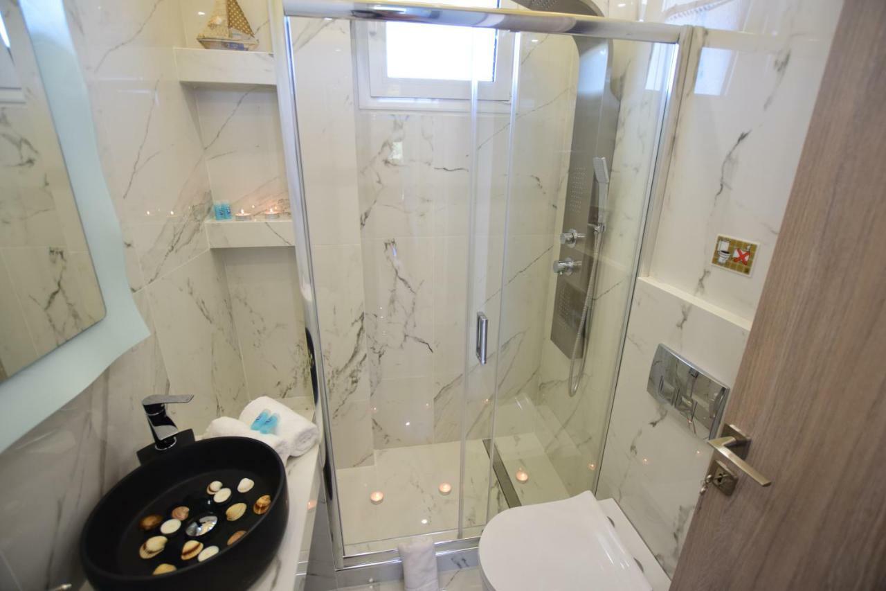 V Luxury Suites Toroni 3 Екстериор снимка