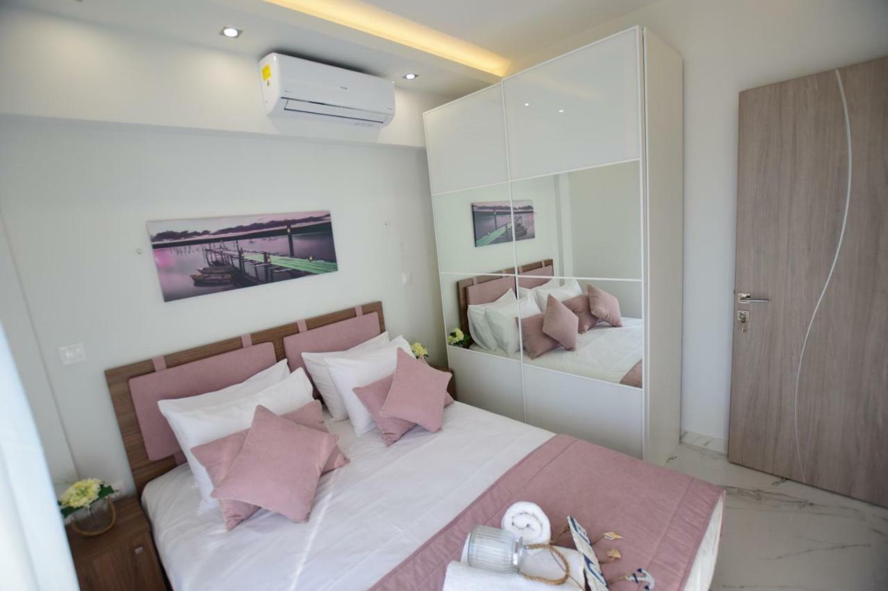 V Luxury Suites Toroni 3 Екстериор снимка