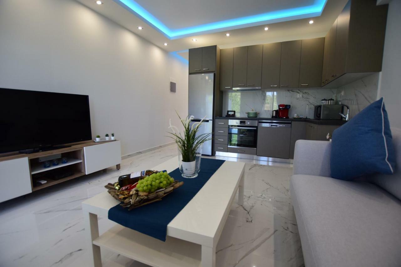 V Luxury Suites Toroni 3 Екстериор снимка